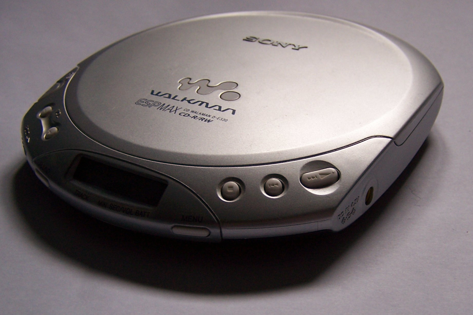 Sony CD Walkman D E330 cropped